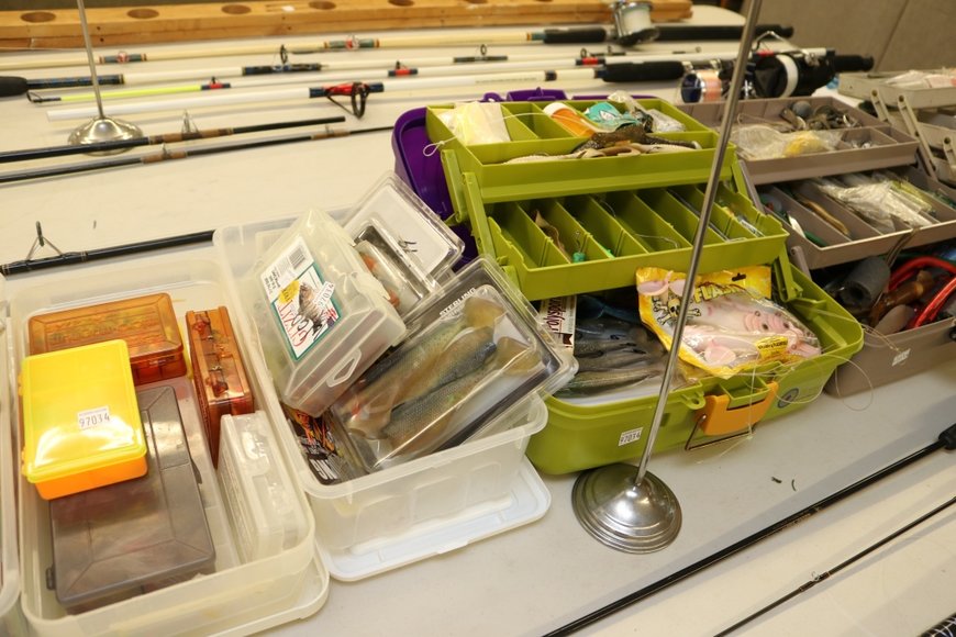 Image for Gallery Auction with Sports Memorabilia and Sporting Equipment: 9-12-19