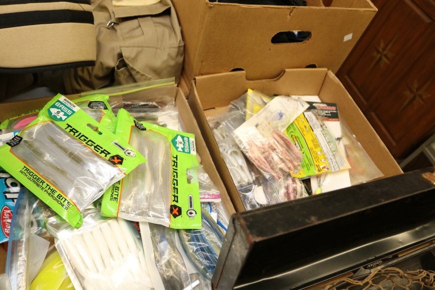 Image for Gallery Auction with Sports Memorabilia and Sporting Equipment: 9-12-19