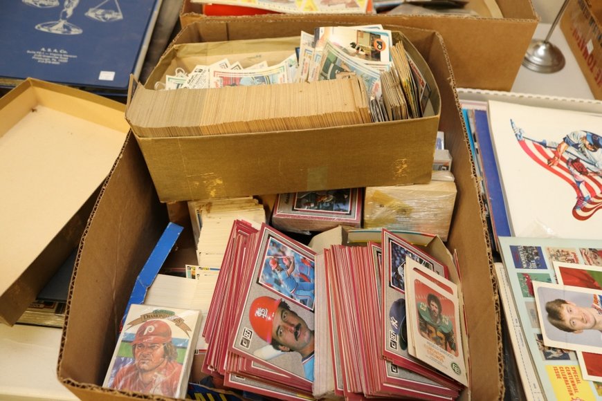 Image for Gallery Auction with Sports Memorabilia and Sporting Equipment: 9-12-19