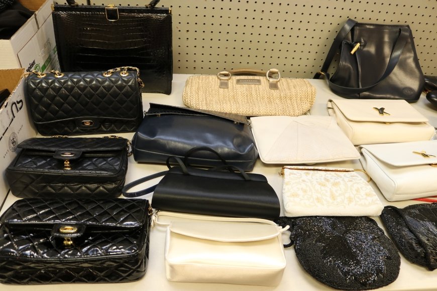 Image for Gallery Auction with Sports Memorabilia and Sporting Equipment: 9-12-19