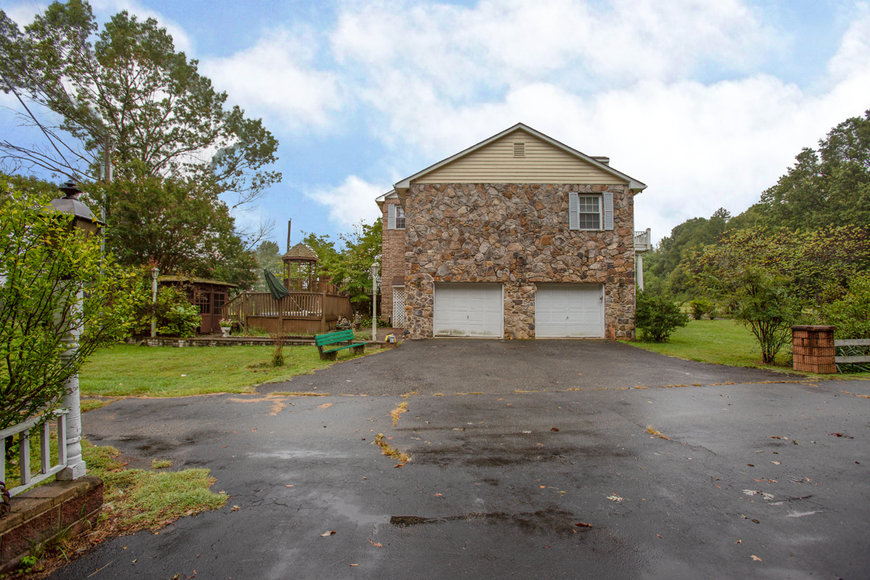 Image for Stately 5 BR/4.5 BA Home w/In-Law Suite on 38.9 +/- Acres in Louisa County, VA