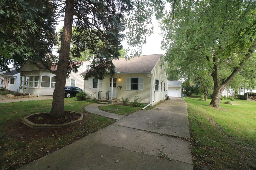 Image for MINIMUM BID AUCTION $59,000 - 3016 Maeterlinck Avenue