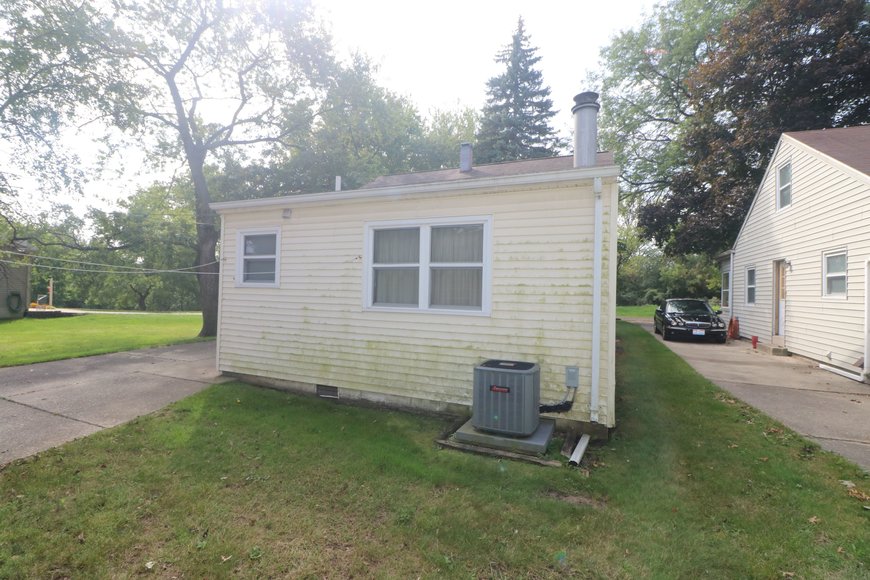 Image for MINIMUM BID AUCTION $59,000 - 3016 Maeterlinck Avenue