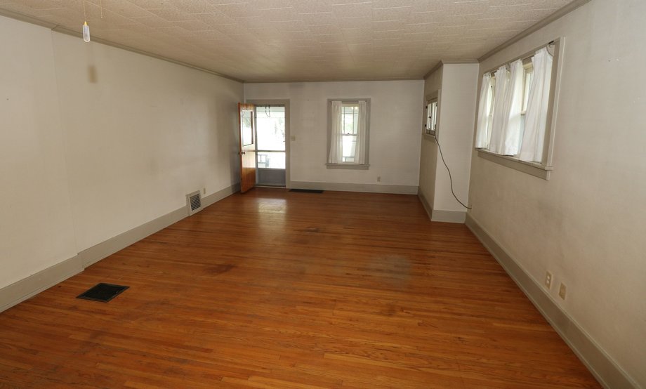 Image for MINIMUM BID AUCTION $50,000 - 221 S Enterprise Street