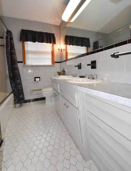 Image for Absolute Real Estate Auction in Louisville