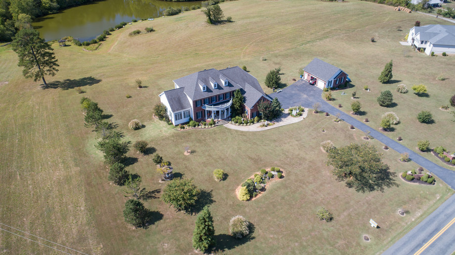 Image for Stately 5 BR/5.5 BA Home on 3.5 +/- Acres in Albemarle County, VA--SELLING to the HIGHEST BIDDER!!