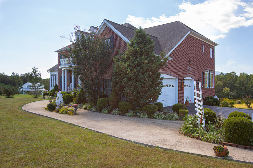 Image for Stately 5 BR/5.5 BA Home on 3.5 +/- Acres in Albemarle County, VA--SELLING to the HIGHEST BIDDER!!