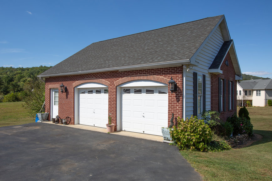 Image for Stately 5 BR/5.5 BA Home on 3.5 +/- Acres in Albemarle County, VA--SELLING to the HIGHEST BIDDER!!