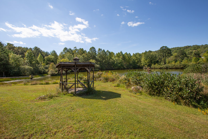 Image for Stately 5 BR/5.5 BA Home on 3.5 +/- Acres in Albemarle County, VA--SELLING to the HIGHEST BIDDER!!