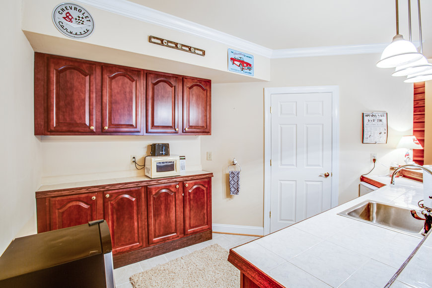 Image for Stately 5 BR/5.5 BA Home on 3.5 +/- Acres in Albemarle County, VA--SELLING to the HIGHEST BIDDER!!