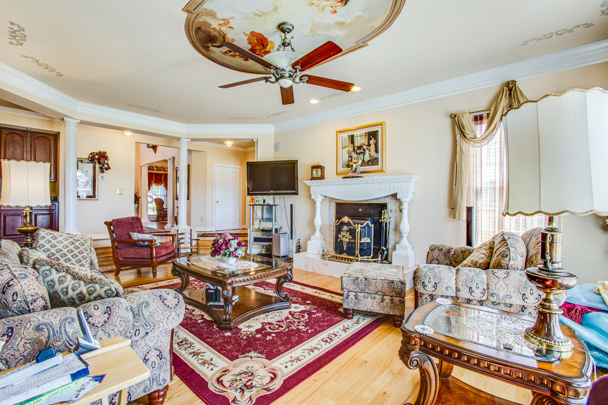 Image for Stately 5 BR/5.5 BA Home on 3.5 +/- Acres in Albemarle County, VA--SELLING to the HIGHEST BIDDER!!