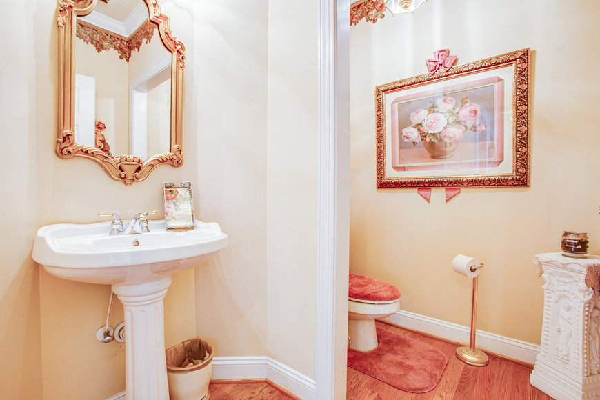 Image for Stately 5 BR/5.5 BA Home on 3.5 +/- Acres in Albemarle County, VA--SELLING to the HIGHEST BIDDER!!