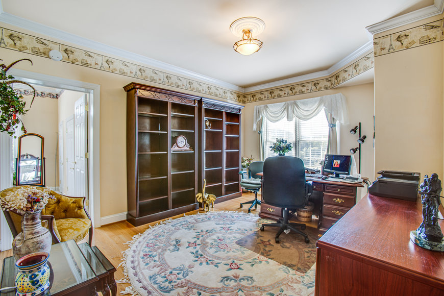 Image for Stately 5 BR/5.5 BA Home on 3.5 +/- Acres in Albemarle County, VA--SELLING to the HIGHEST BIDDER!!