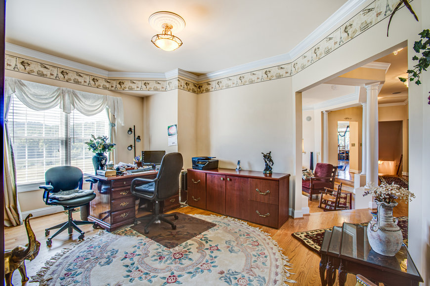 Image for Stately 5 BR/5.5 BA Home on 3.5 +/- Acres in Albemarle County, VA--SELLING to the HIGHEST BIDDER!!