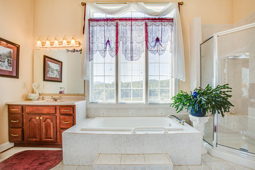 Image for Stately 5 BR/5.5 BA Home on 3.5 +/- Acres in Albemarle County, VA--SELLING to the HIGHEST BIDDER!!