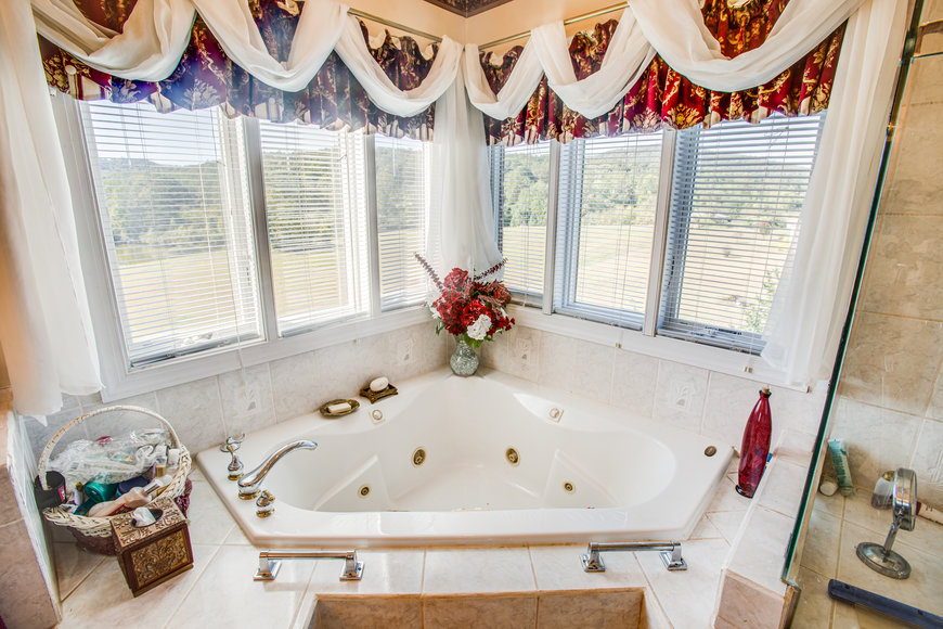 Image for Stately 5 BR/5.5 BA Home on 3.5 +/- Acres in Albemarle County, VA--SELLING to the HIGHEST BIDDER!!