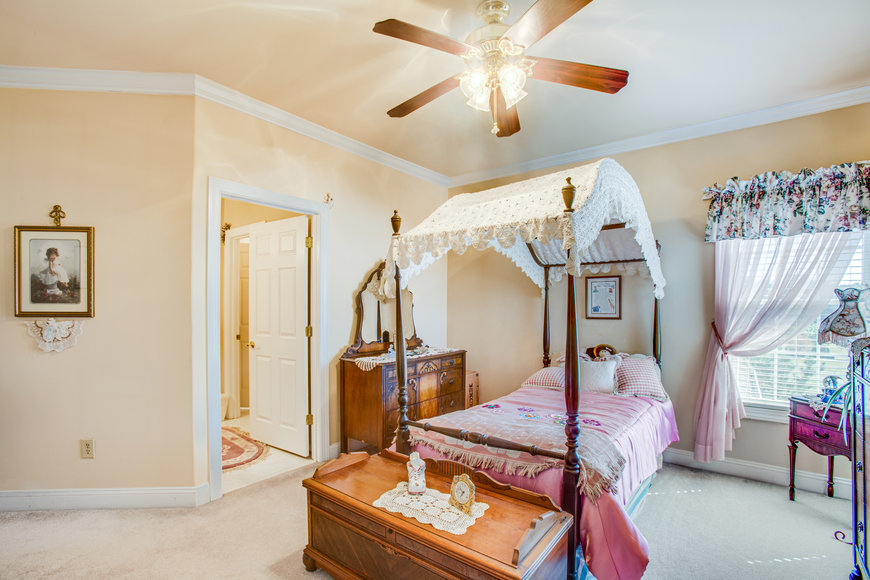 Image for Stately 5 BR/5.5 BA Home on 3.5 +/- Acres in Albemarle County, VA--SELLING to the HIGHEST BIDDER!!