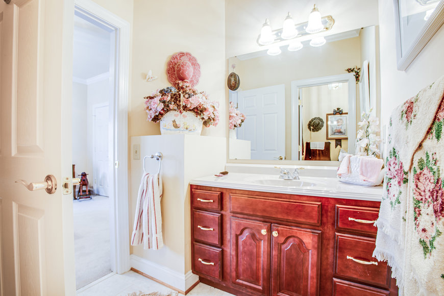 Image for Stately 5 BR/5.5 BA Home on 3.5 +/- Acres in Albemarle County, VA--SELLING to the HIGHEST BIDDER!!