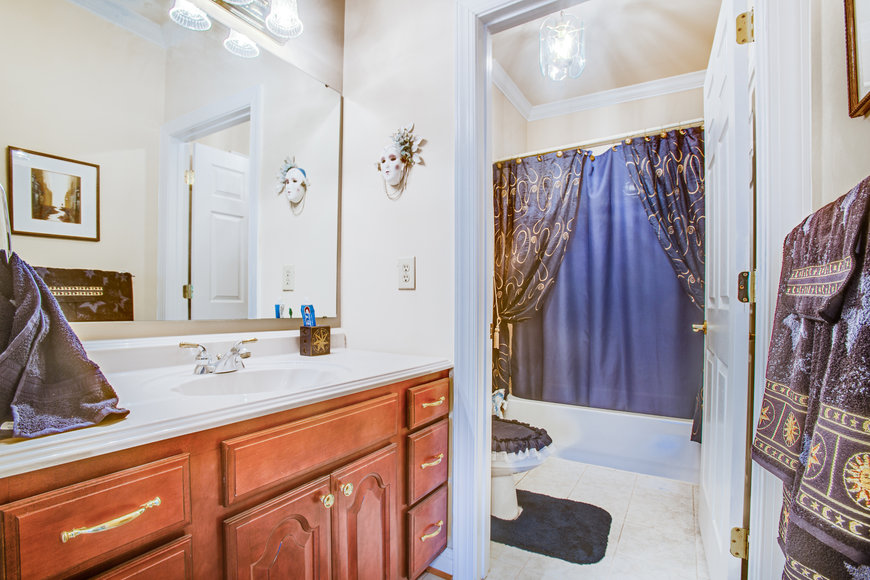 Image for Stately 5 BR/5.5 BA Home on 3.5 +/- Acres in Albemarle County, VA--SELLING to the HIGHEST BIDDER!!