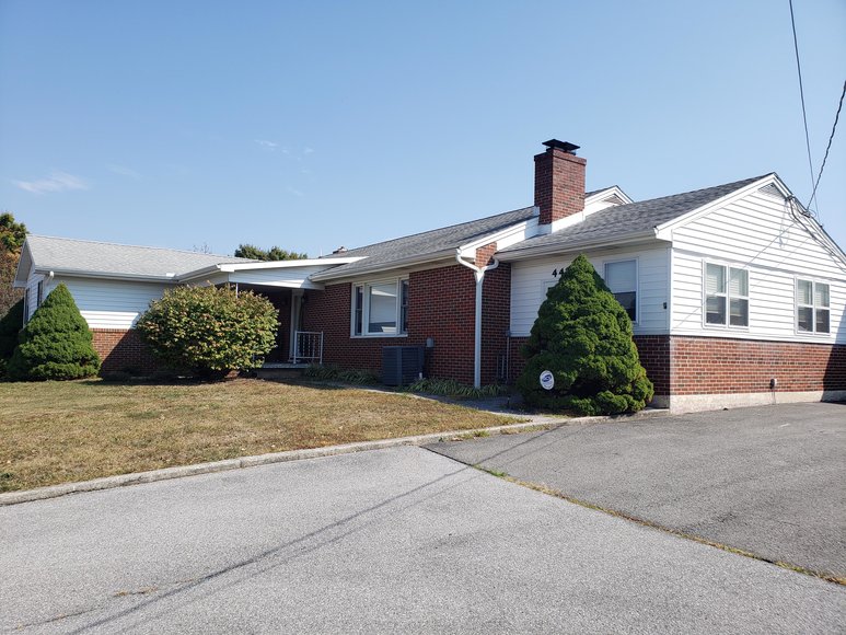 Image for Beautiful Well Kept Home Near Berkeley Springs WV