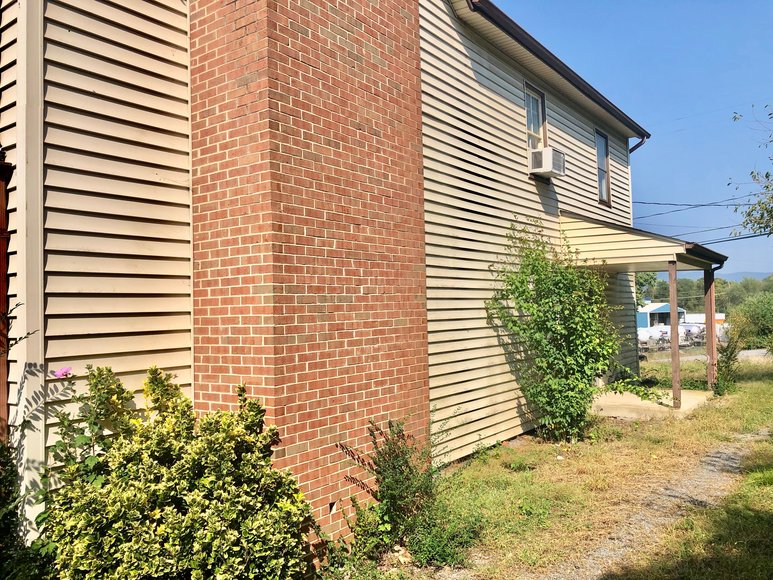 Image for 2 BR/1.5 BA Home on .39 +/- Acre Lot in the Town of Luray, VA--SELLS to the HIGHEST BIDDER via ONLINE ONLY BIDDING!!