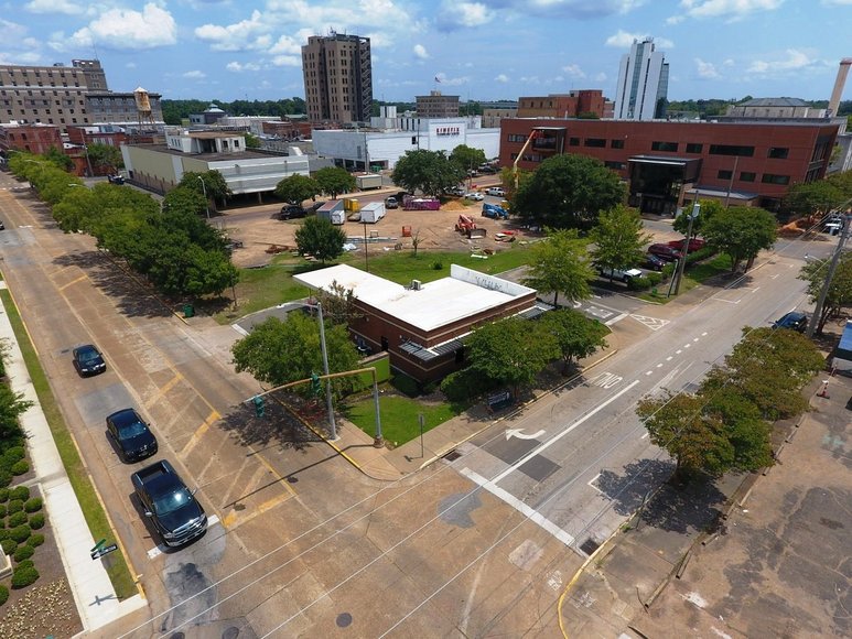 Alexandria, LA 1,383±SF Footprint Former Bank Branch on .44± Acre at