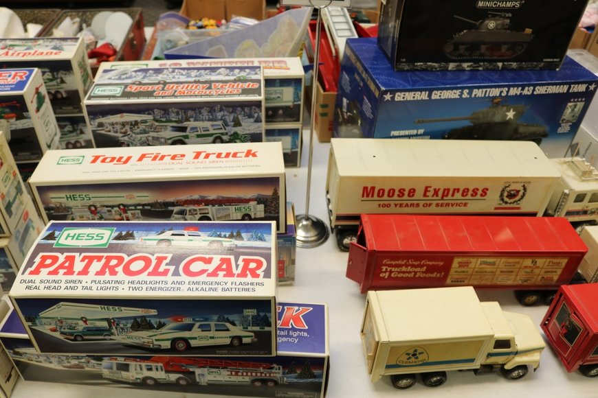 Image for Gallery Auction with Vehicles: 10-24-19