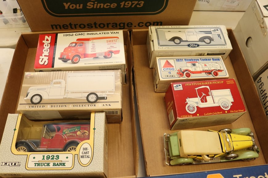 Image for Gallery Auction with Vehicles: 10-24-19