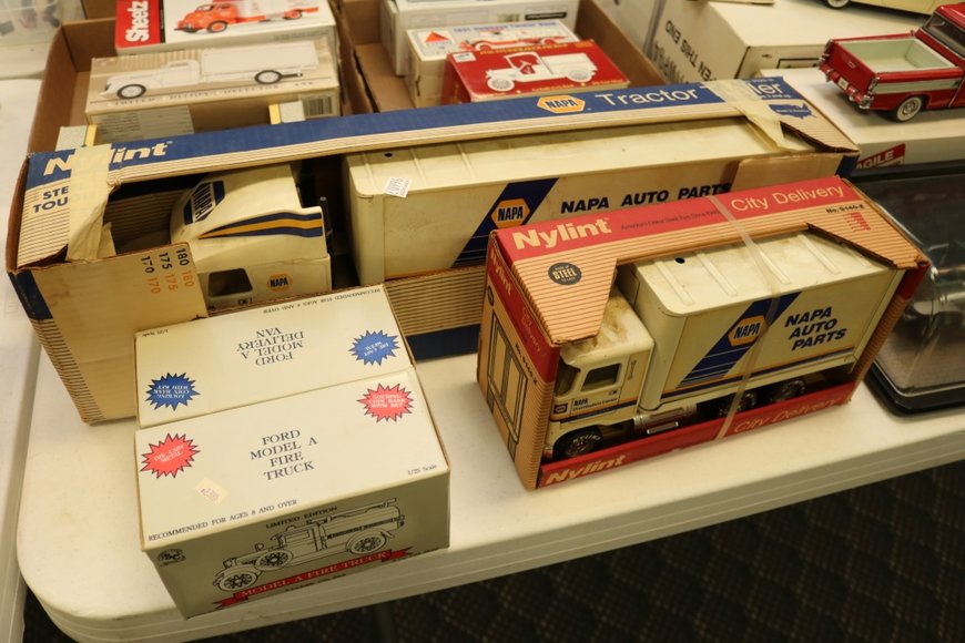 Image for Gallery Auction with Vehicles: 10-24-19