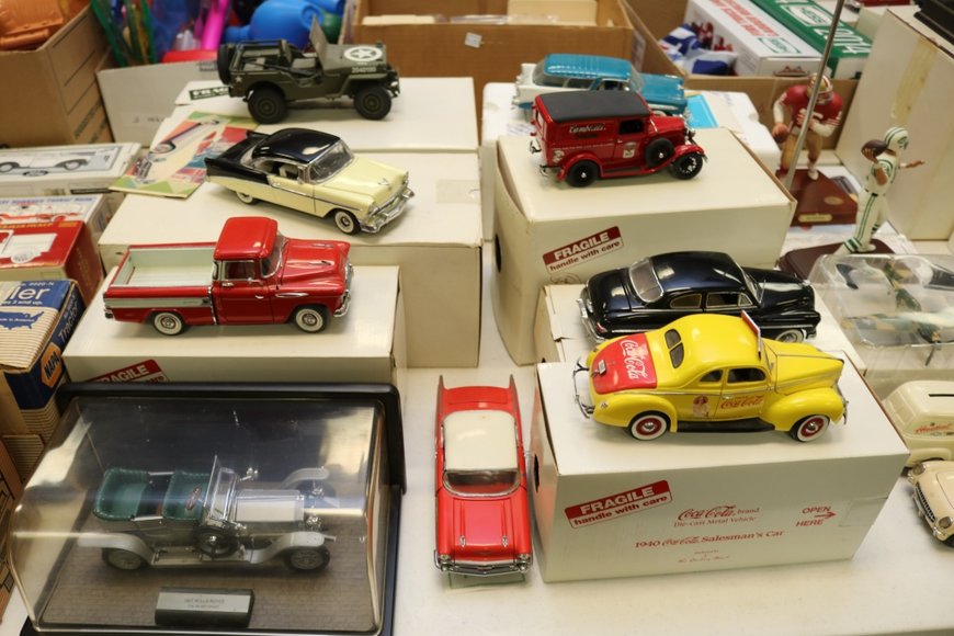 Image for Gallery Auction with Vehicles: 10-24-19