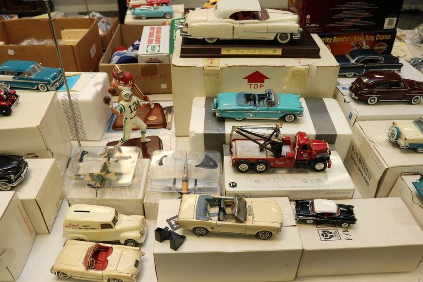 Image for Gallery Auction with Vehicles: 10-24-19