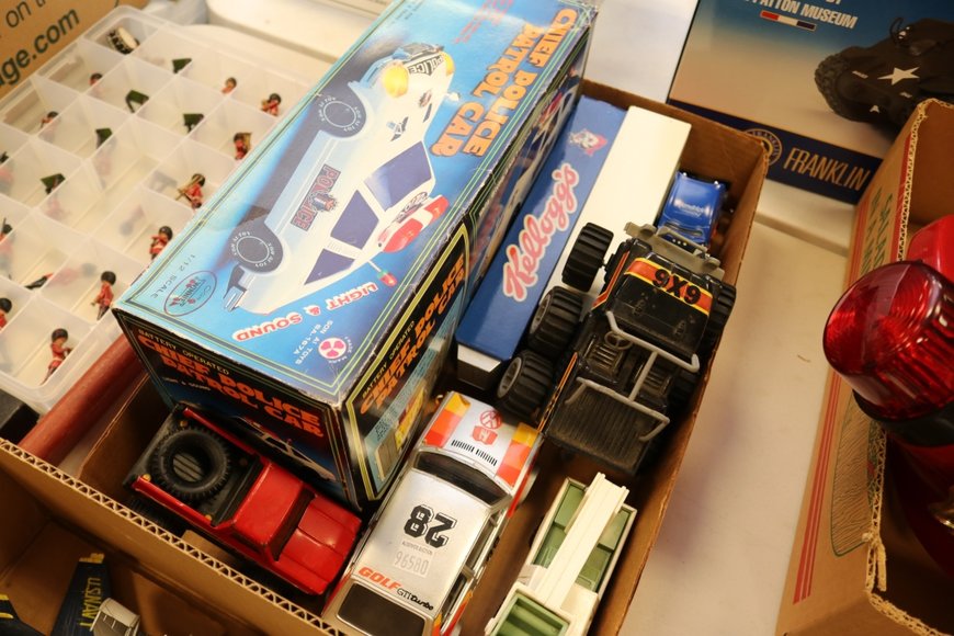 Image for Gallery Auction with Vehicles: 10-24-19