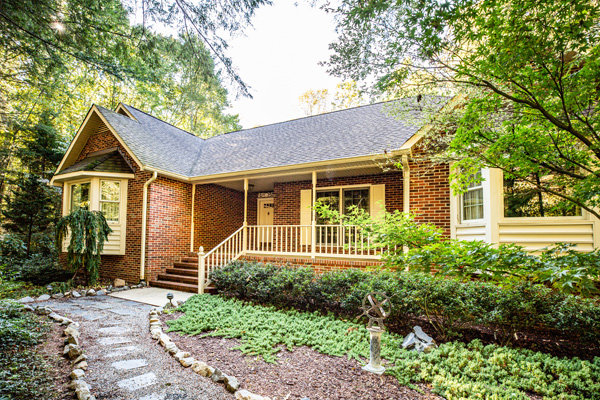 Image for Well Built 5 BR/3.5 BA Brick Home on 4.9 +/- Acres in Desirable 