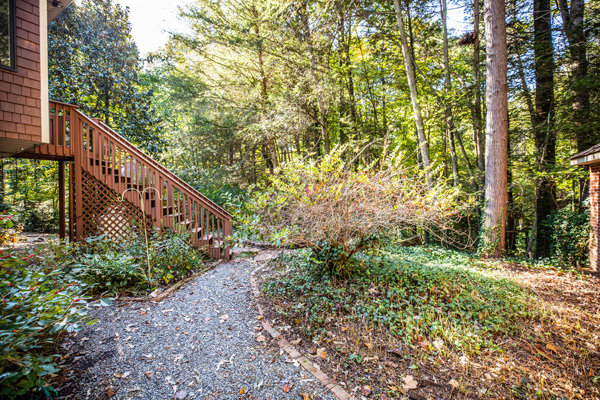 Image for Well Built 5 BR/3.5 BA Brick Home on 4.9 +/- Acres in Desirable 