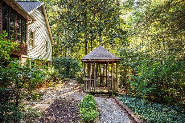 Image for Well Built 5 BR/3.5 BA Brick Home on 4.9 +/- Acres in Desirable 