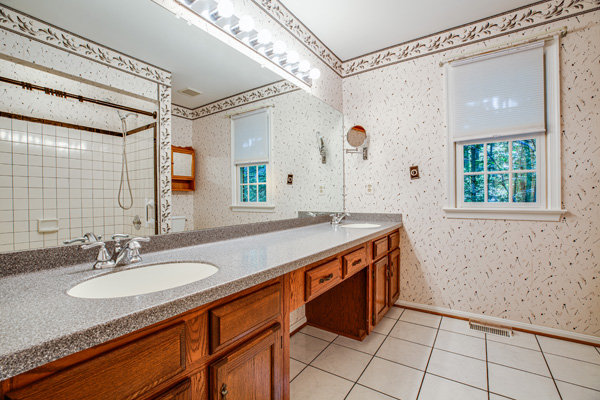 Image for Well Built 5 BR/3.5 BA Brick Home on 4.9 +/- Acres in Desirable 