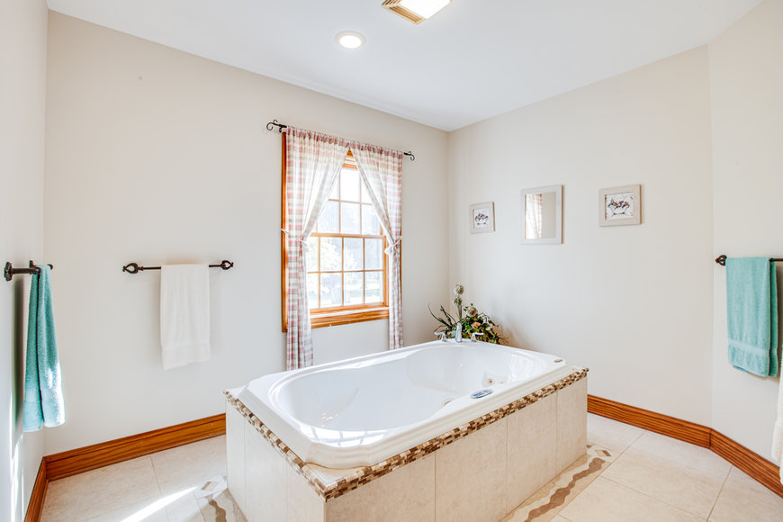 Image for 5 BR/5.5 BA Estate Home on 34 +/- Acres in Culpeper County, VA--SELLS to the HIGHEST BIDDER!!