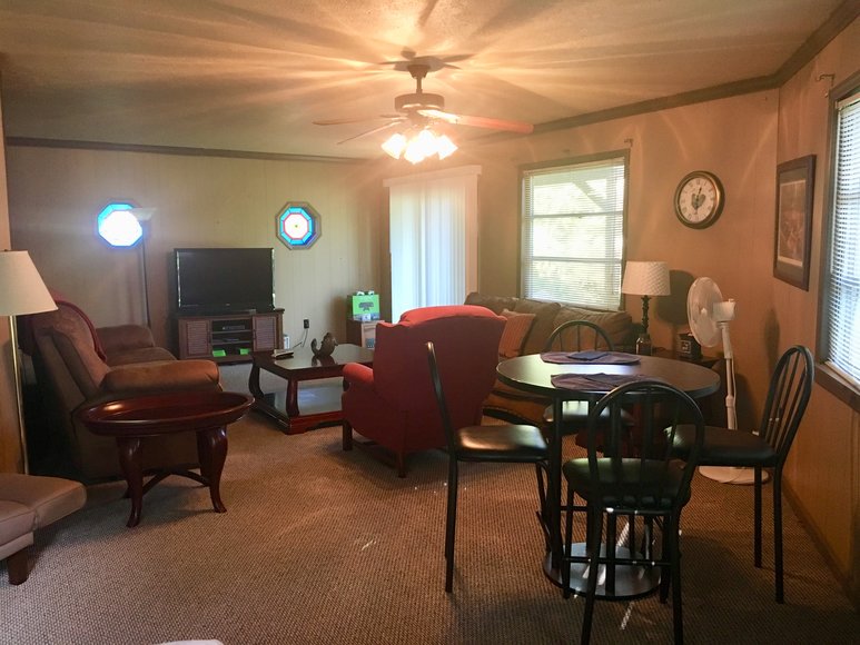 Image for Lake Barkley Real Estate Auction: 275 Horseshoe Dr., Cadiz