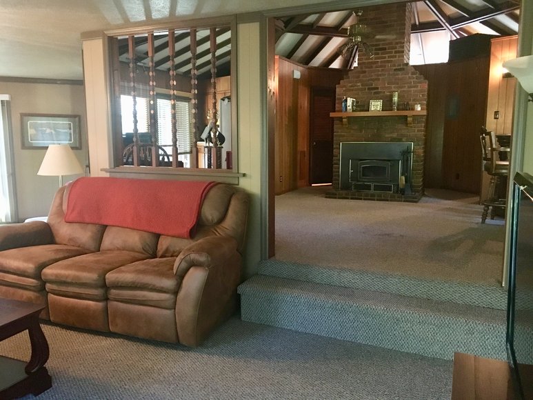 Image for Lake Barkley Real Estate Auction: 275 Horseshoe Dr., Cadiz