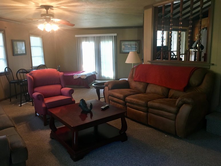 Image for Lake Barkley Real Estate Auction: 275 Horseshoe Dr., Cadiz