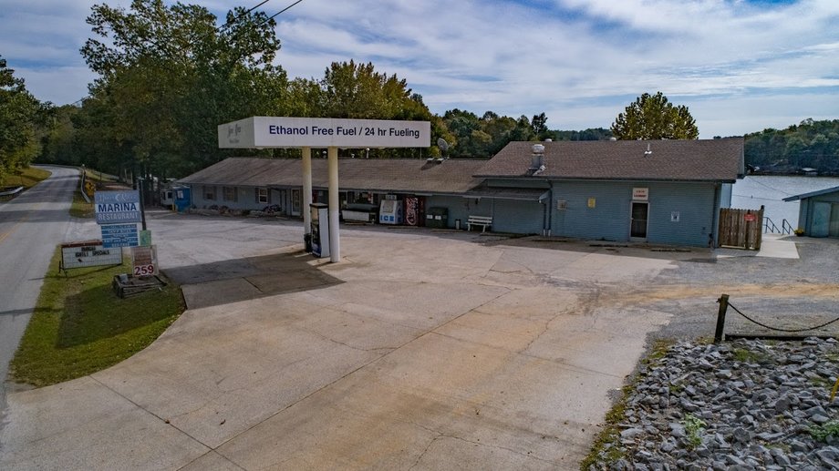 Image for Lake Barkley Marina Auction: Moon River