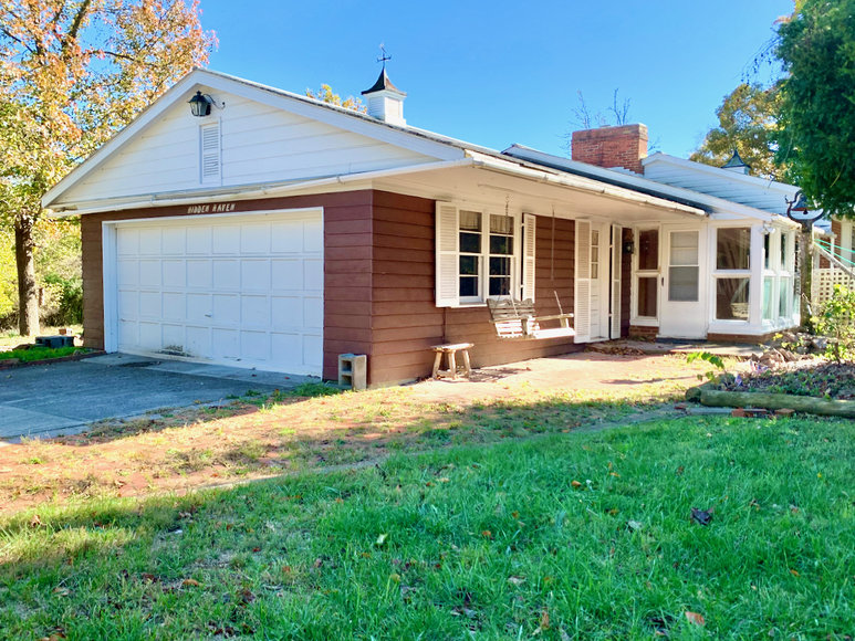 3 BR/1.5 BA Home on 2.4 +/ Acres in Clarke County, VAOnly 6 miles