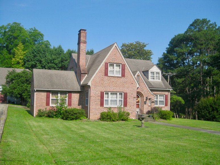 Image for Move-In Ready 3 BR/2.5 BA Brick Home on Main Street Lawrenceville, VA--Sells to the Highest Bidder!!