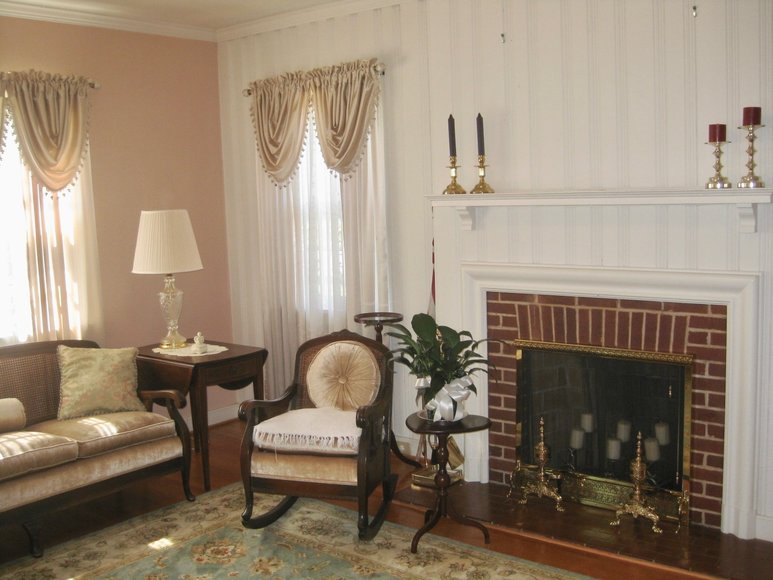 Image for Move-In Ready 3 BR/2.5 BA Brick Home on Main Street Lawrenceville, VA--Sells to the Highest Bidder!!