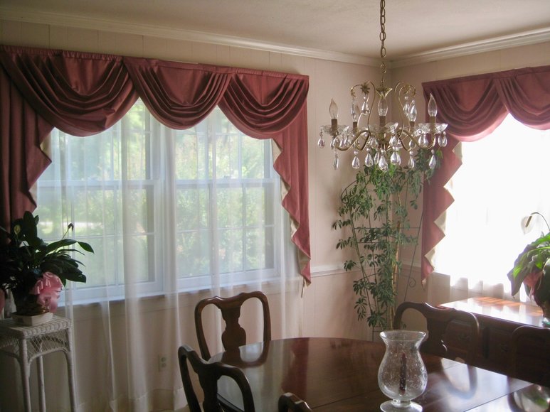 Image for Move-In Ready 3 BR/2.5 BA Brick Home on Main Street Lawrenceville, VA--Sells to the Highest Bidder!!