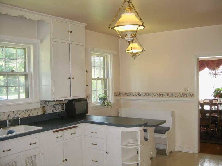 Image for Move-In Ready 3 BR/2.5 BA Brick Home on Main Street Lawrenceville, VA--Sells to the Highest Bidder!!