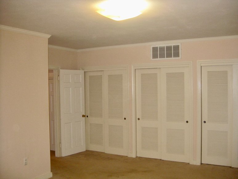 Image for Move-In Ready 3 BR/2.5 BA Brick Home on Main Street Lawrenceville, VA--Sells to the Highest Bidder!!