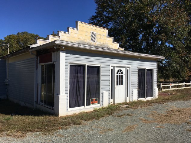 Image for 1,884 SF Retail/Restaurant Building & Home/Apartment - 2.5 AC Lot - Essex County - 4907 Tidewater Trl., Loretto, VA 22509