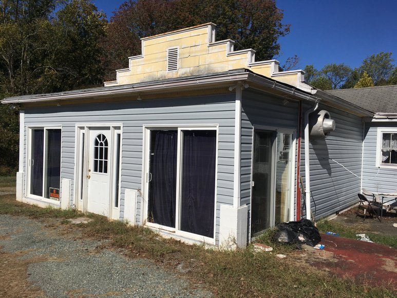 Image for 1,884 SF Retail/Restaurant Building & Home/Apartment - 2.5 AC Lot - Essex County - 4907 Tidewater Trl., Loretto, VA 22509