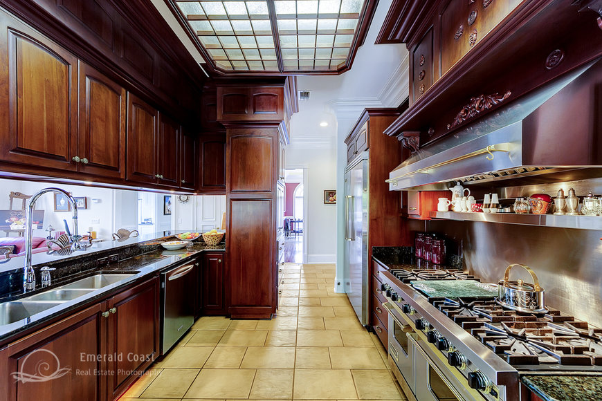 Image for Luxury Estate Auction in Prestigious Preserve on the Bay